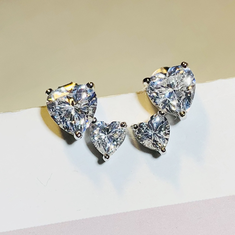 Cao Shi's Sweet, Fashionable, Super Sparkling Double Love Zircon Inlaid with Heart shaped of Small and Medium Size,_voghion.com