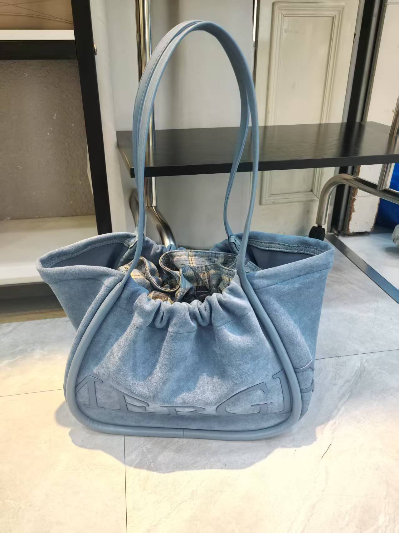 タイマージ中大容量トートバッグ 2025 新鹿革ファッションポータブルショルダー脇の下の女性のバッグ