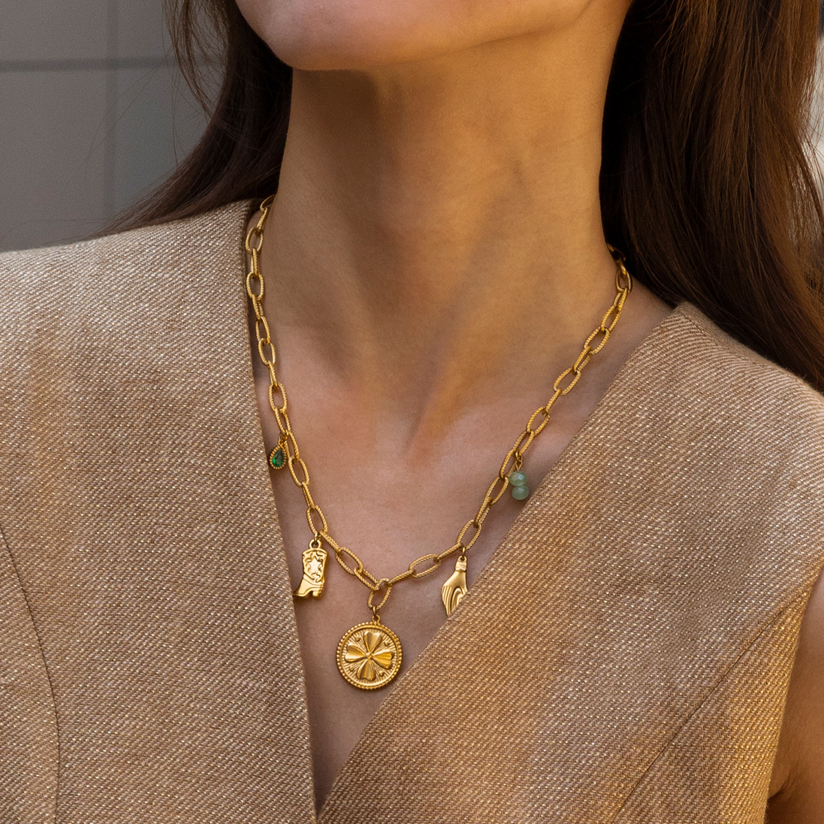 Collar de acero inoxidable TENA Europa y América lujo ligero de lujo alto sentido de cuatro hojas de Cuba cadena collar de titanio joyería transfronteriza