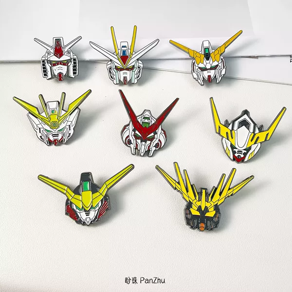 Japanese Anime Creative Mobile Suit Rx-78 Gundam Brooch Cartoon Unicorn Metal Badge Bag Decoration