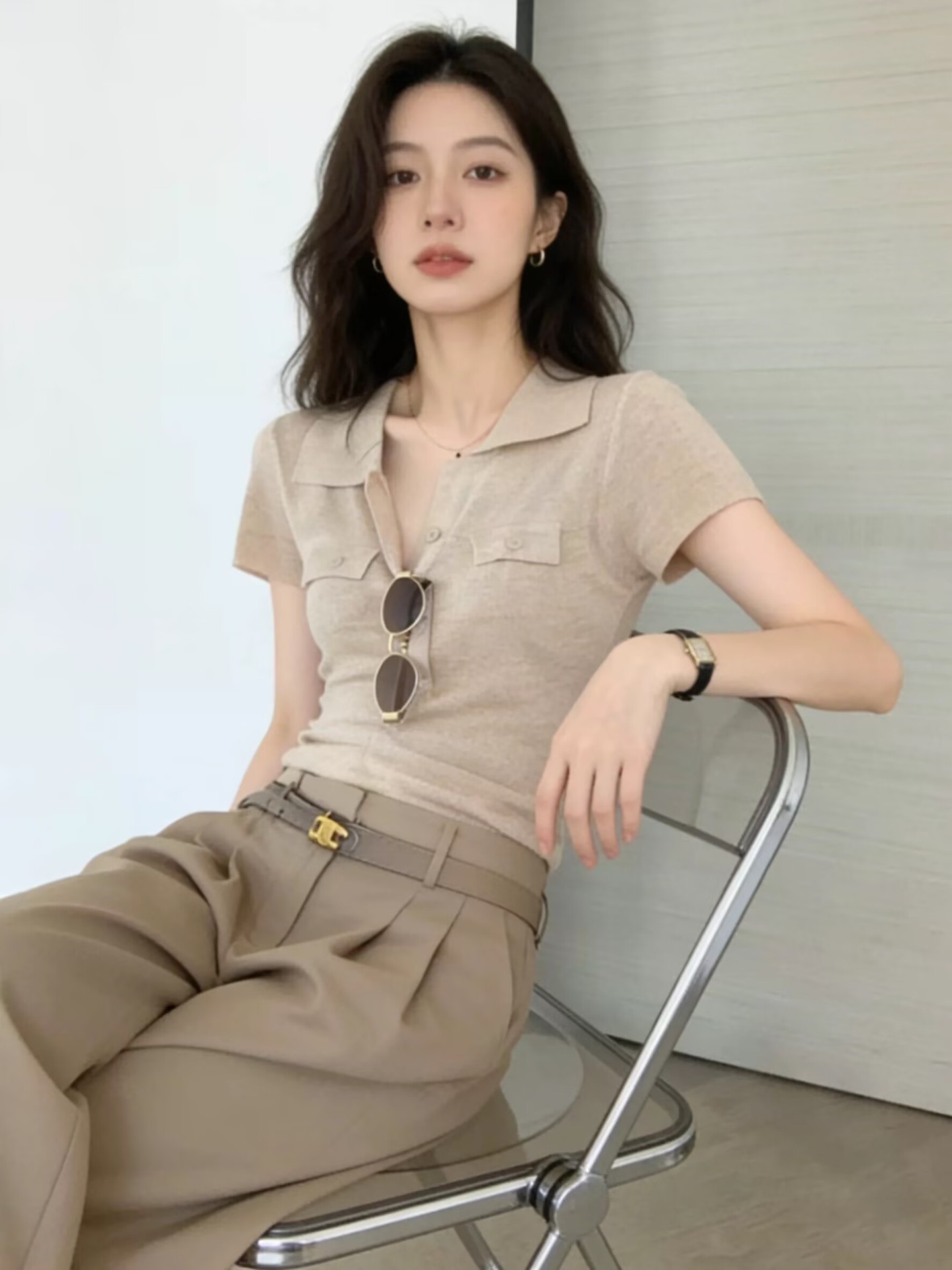 Áo thun polo nữ tay ngắn cổ bẻ phong cách công sở — màu nâu nhạt