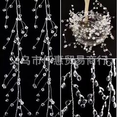 現物卸売りの水滴の結婚祝いの水晶は結婚式の舞台の吊り下げの装飾の明かりの串の新婦の手の花の部品を支えます。