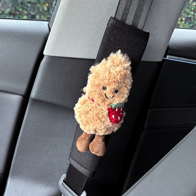 Seat belt shoulder pad: Protective Cover Anti-Neck Strangulation Plush - strawberry-satchel-peanut-linen-shoulder-pad-black