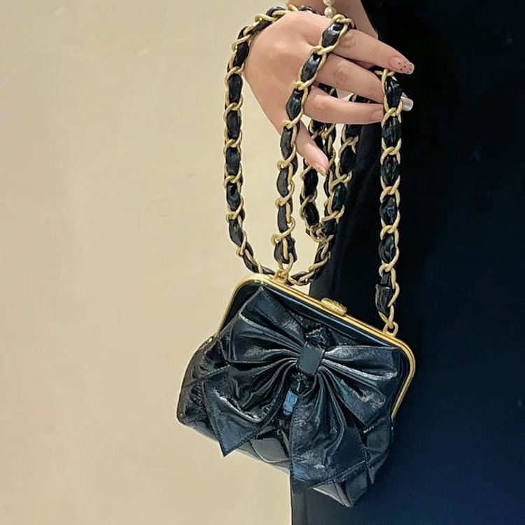 Piccola borsa a tracolla a mano con tracolla singola, design di nicchia, nuova borsa a tracolla da donna con catena, fibbia, oro, alla moda_voghion.com