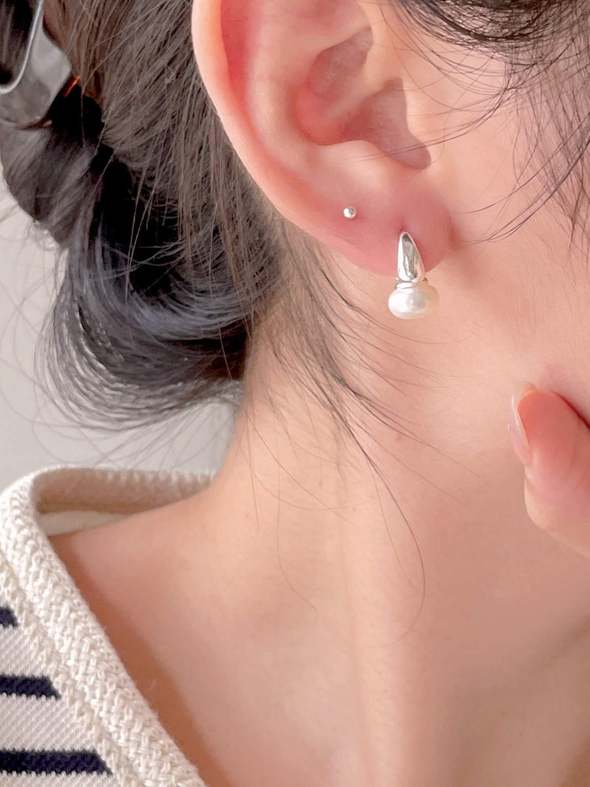 5g Weight 925 Sterling Silver Ear Needle Material 18K Gold Plated Plating Material Pearl Inlay Material Earrings Classification 1 Pair Quantity Daily Occasion 925 Sterling Silver Material Round Pattern All Seasons Season Women's Gender Inlay Design Simple Style Style 1 Pair 18K Gold Plated 925 Sterling Silver Pearl 925 Sterling Silver Earrings Round Earrings 1