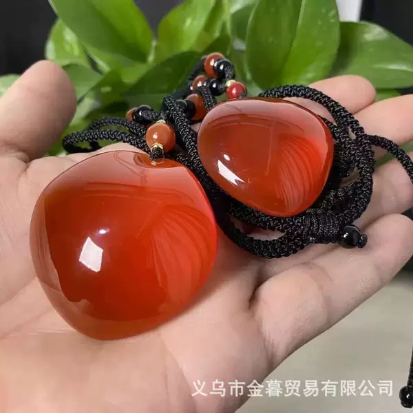 Live streaming room: Large-sized Qingyu stone pendant, featuring a fish-shaped stone, raw fish bone pendant, hand-polished, designed to prevent startling, and used as a decorative ornament