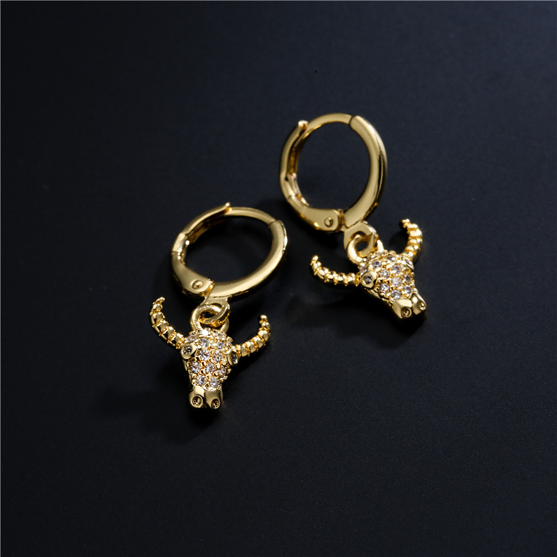 2g Weight Copper Ear Needle Material Zircon Inlay Material Fashion Copper Plated Gold Micro-inlaid Zircon Bull Head Earrings