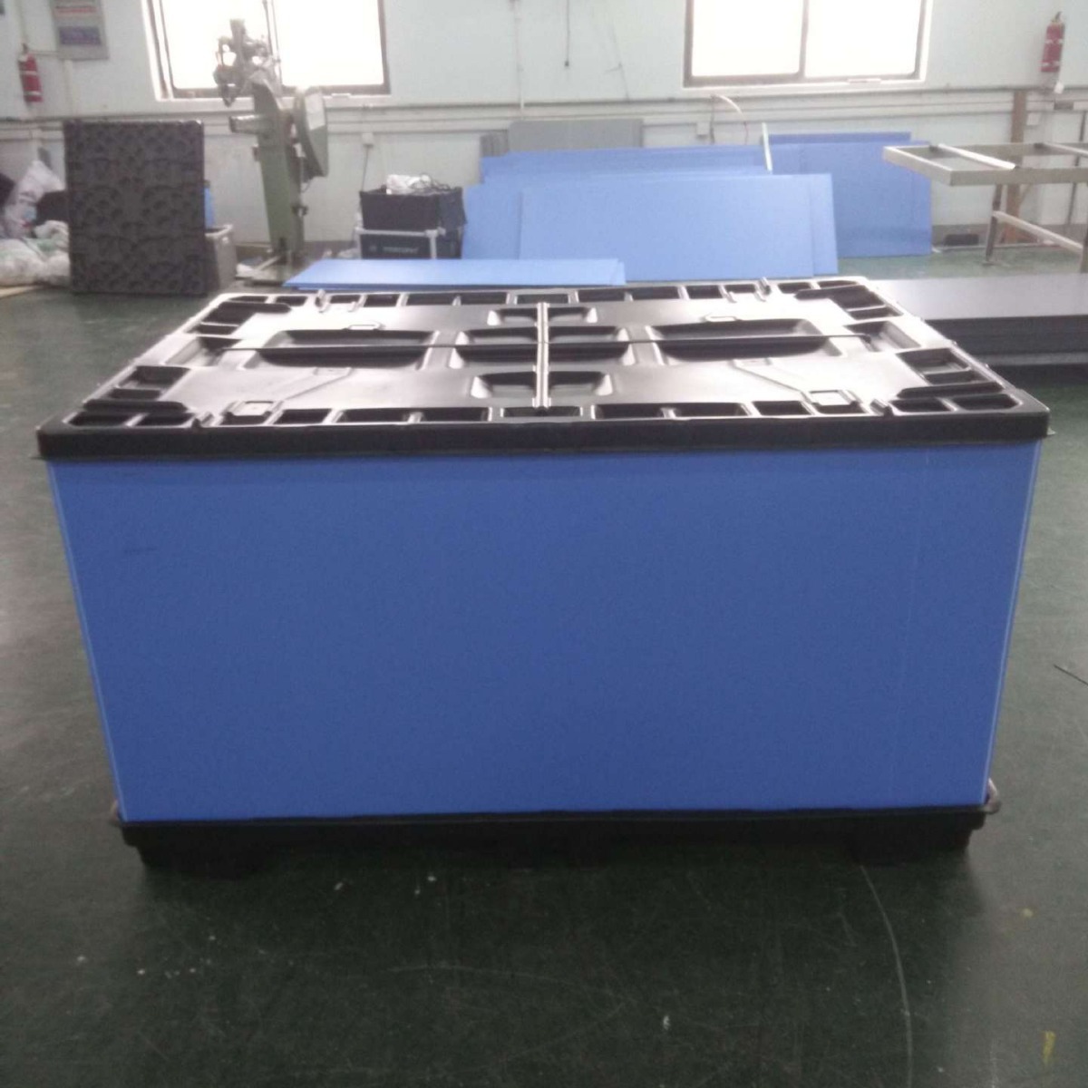 厂家供应大型循环可折叠围板箱 中空板周转箱可拆卸塑料围板箱