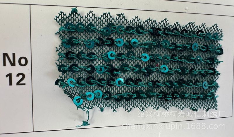 60色の現物は3mmの直条のスパンコールを供給して弾力性の網の玉の刺繍の布の舞台の服の生地を刺繍します。|undefined
