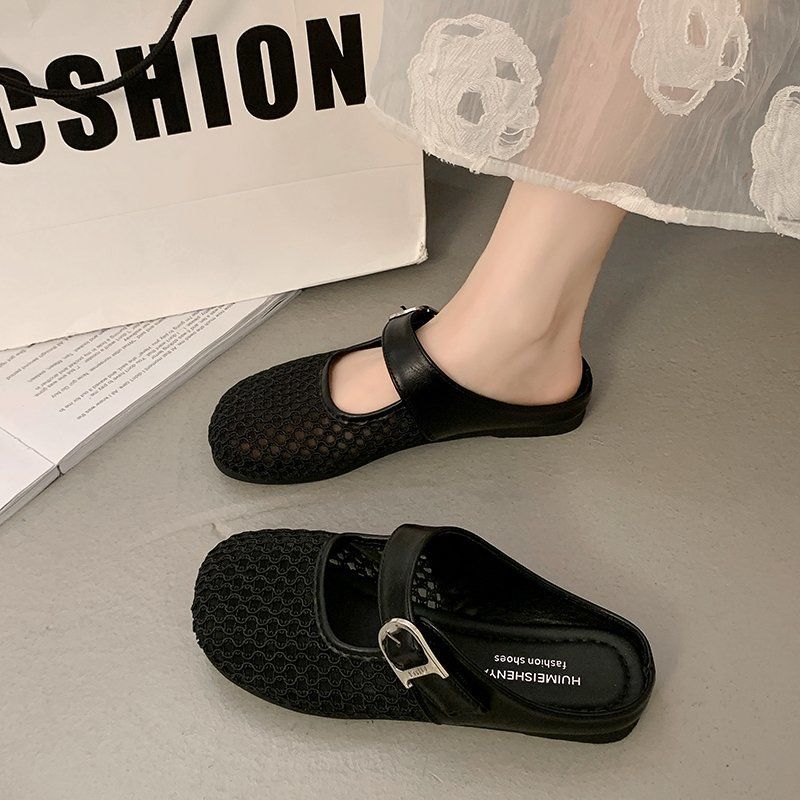 Fashionable summer mule flat