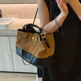 麂皮托特包菱格链条小香风女大容量单肩水桶包高级感百搭腋下包包