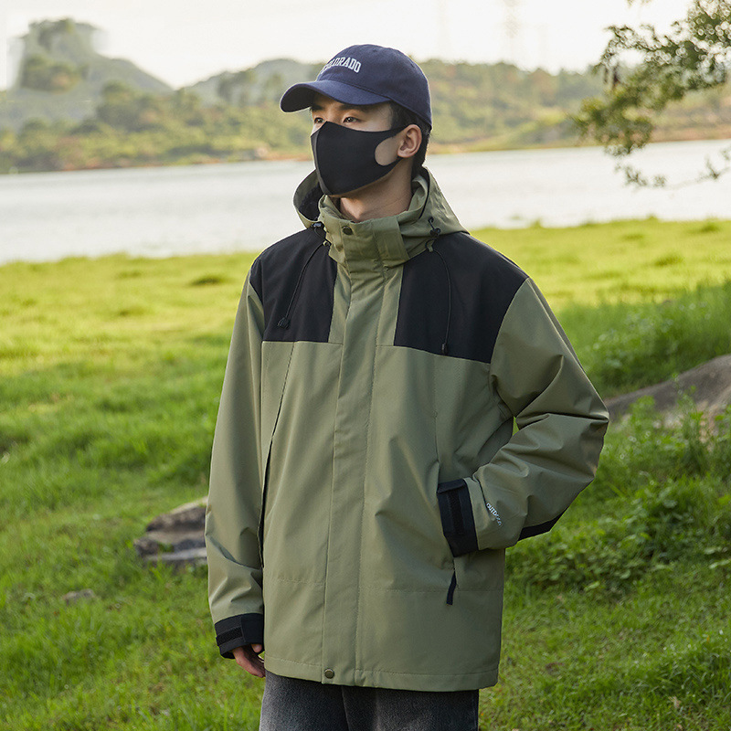 La misma marca al aire libre chaqueta de asalto hombre y mujer 3 en 1 abrigo desmontable 2025 nuevo a prueba de viento impermeable primavera y otoño