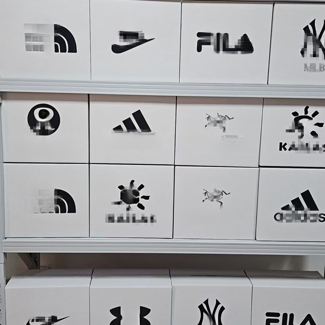 阿迪耐克网红直播间p各种背景墙纸箱纸盒鞋盒飞机盒白色纸箱子