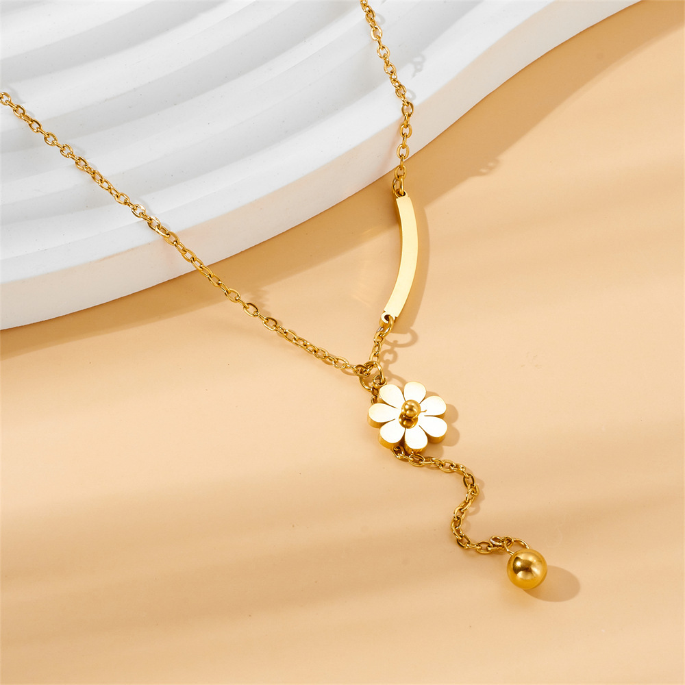 19g Weight Titanium Steel Pendant Material Necklace Classification Titanium Steel Chain Material cable chain Chain Type 1 Piece Quantity Daily Occasion Titanium Steel Material Flower Pattern Women's Gender Sweet Style Wholesale Jewelry Sweet Flower Titanium Steel Necklace 18