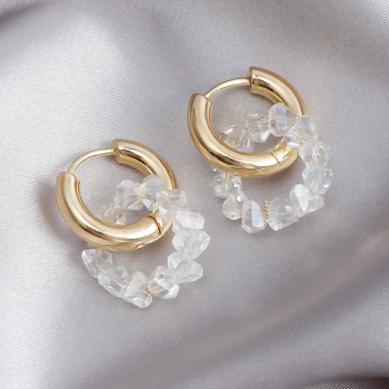 Europe and the United States cross-border jewelry fashion double hoop earrings Y2K hot girls sharp crystal earrings personality simple temperament metal earrings