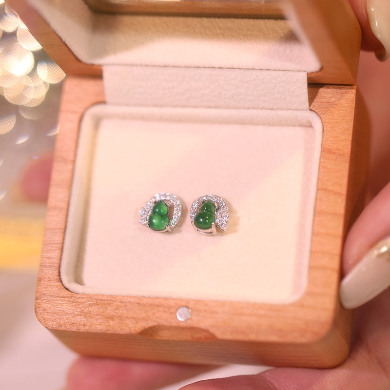 Nuevo estilo retro chino Pendientes de calabaza Fulu plata esterlina s925 con incrustaciones de plata natural material peligroso jade de una pieza al por mayor