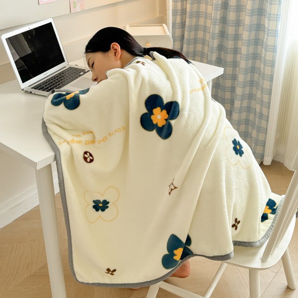 Mantón de lana de leche manta de invierno manta de capa gruesa cama siesta de oficina sofá de lana de coral manta para cama image 9