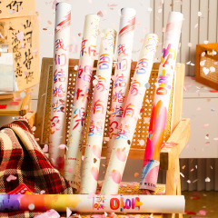 結婚祝い用品大全結婚礼砲の花弁の結婚式の色は噴花筒を持っています。