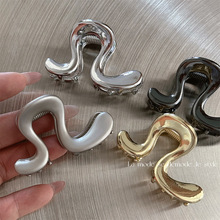 几字不规则金属小抓夹女小众设计高级感发夹半扎高马尾鲨鱼夹