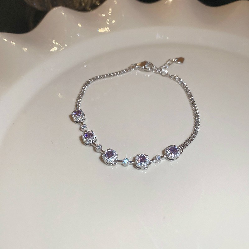 Zircon pulsera de geometría lujosa pulsera de alta sensación transfronteriza flash universal joyería de mano mujer fábrica de libros rojos al por mayor