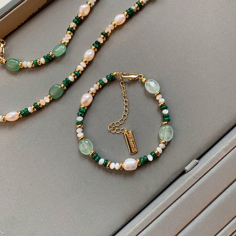 Colar de pérolas de água doce em pedra natural, corrente clavicular com contas coloridas e malaquita verde, estilo gargantilha de luxo para nichos._voghion.com