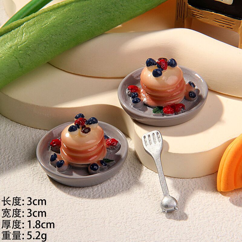 DIY冷蔵庫はアクセサリーのおもちゃの部品を貼ってデザートのケーキをシミュレーションします。|undefined