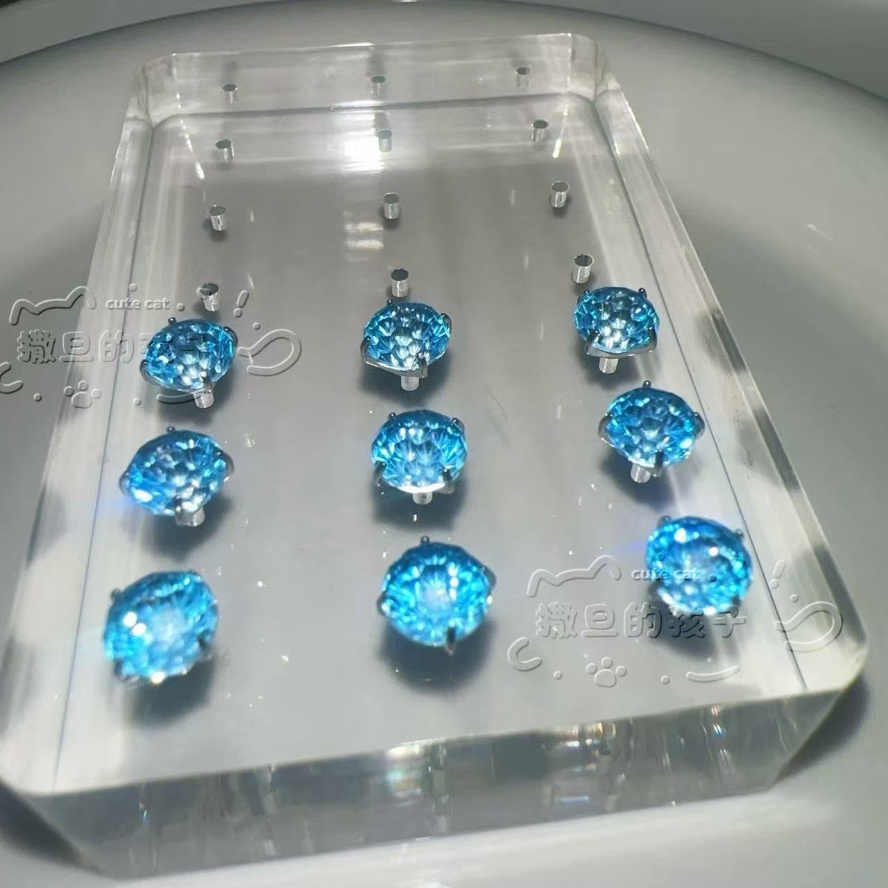 16G labret stud size and finish detail