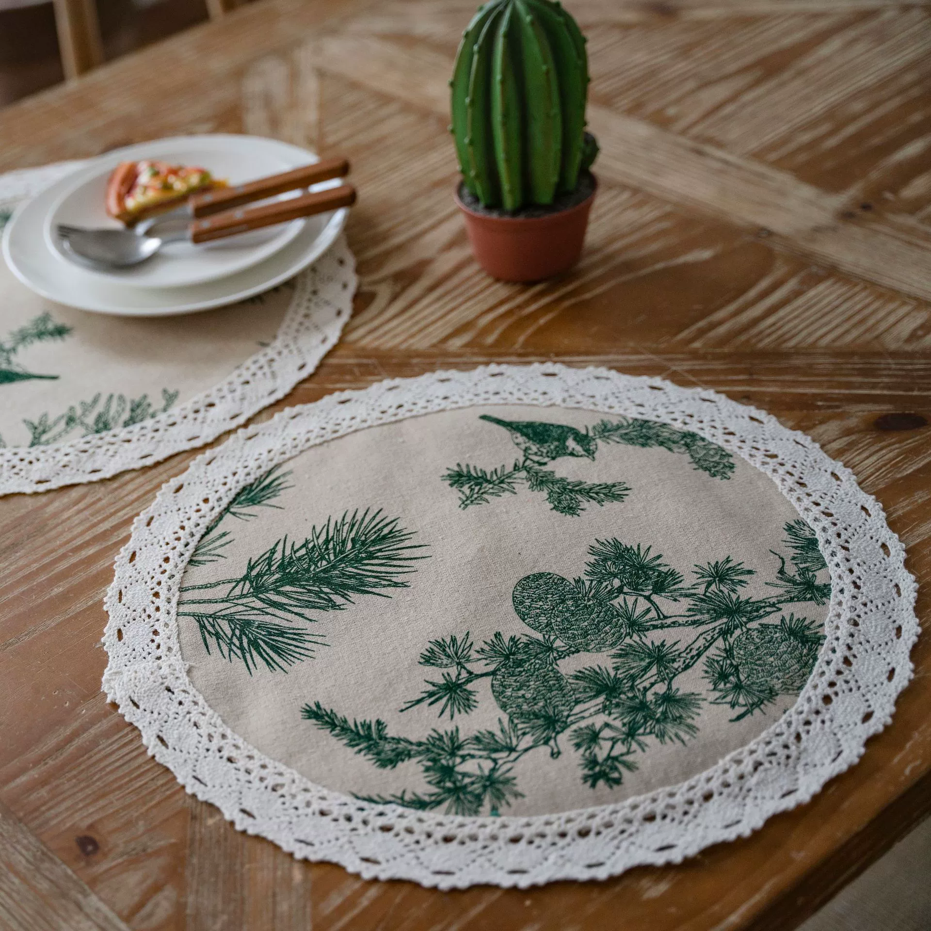 Placemat single-layer decorative lace, round and rectangular, 30/38 cm options, geometric prints