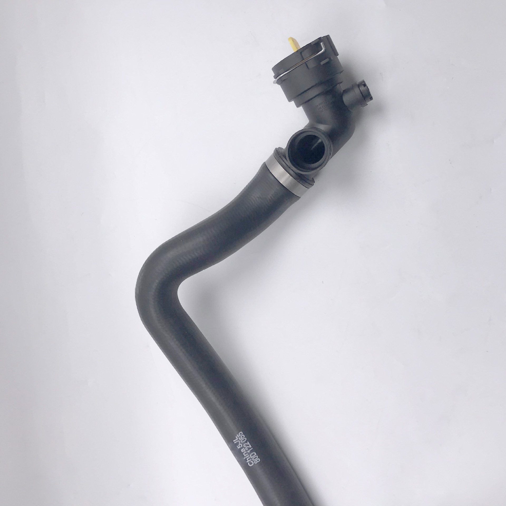 Suitable for Audi Q5 Q5L 2017-2025 Car Water Tank Lower Pipe Coolant Hose 80D122055