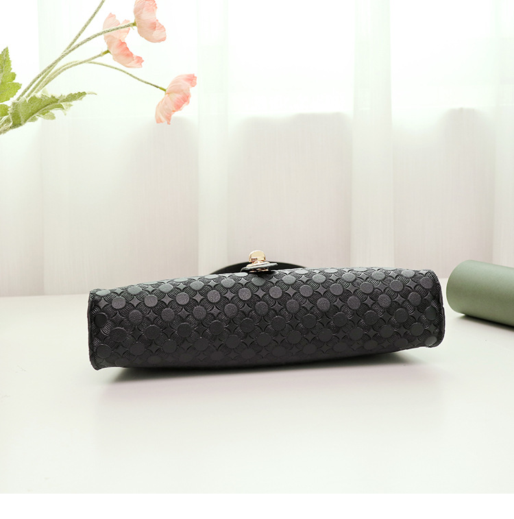 Vintage Style Style Women's All Seasons Pu Leather Solid Color Vintage Style Square Zipper Underarm Bag