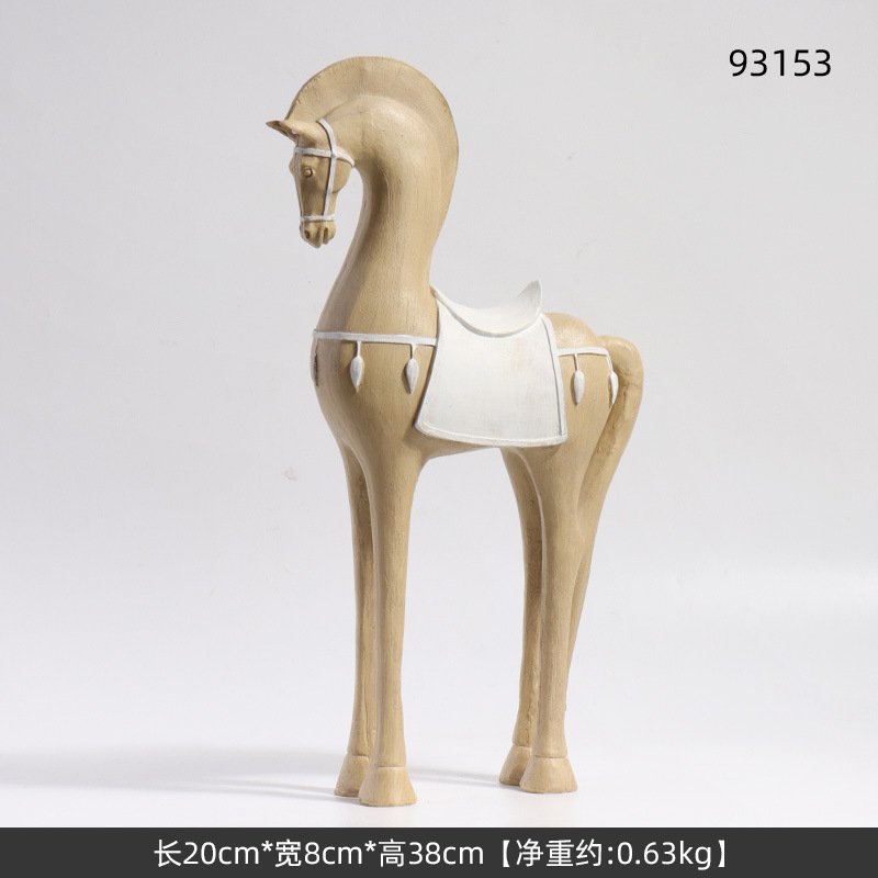 ヨーロッパ式の家庭のレトロな置物は木目の馬の頭に似せて、木の木馬の客間の玄関に動物の樹脂の工芸品を並べます。|undefined