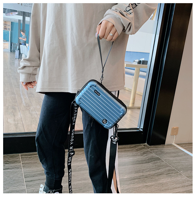 Women's Mini Pvc Solid Color Streetwear Square Zipper Crossbody Bag display picture 3