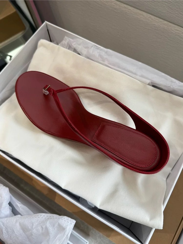 빨간색