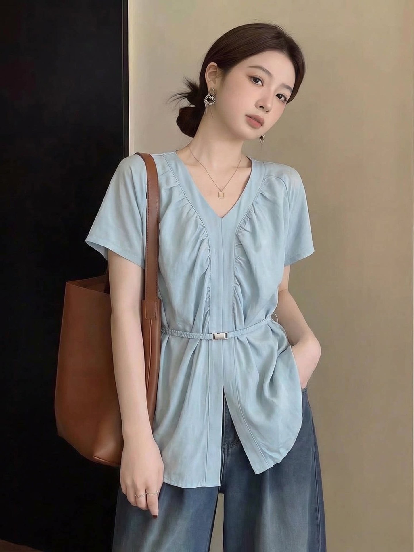 Áo sơ mi nữ cổ V tay ngắn phong cách Hàn Quốc đơn giản, chất liệu cotton thoáng mát — xanh lam