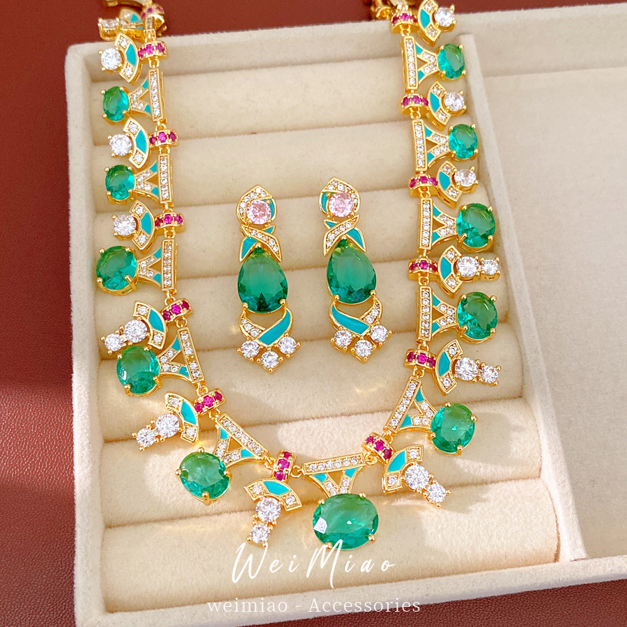 Collar de hebilla ovalada de piedra verde con goteo de aceite ligero de lujo nicho de cadena de clavícula de temperamento delicado conjunto de joyas