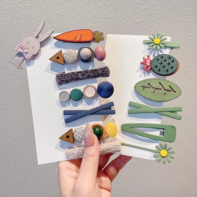 2024 Nueva horquilla de felpa de las mujeres Japonés lindo lado Celebridad de Internet clip lateral horquilla peludo pequeño clip tocado accesorios para el cabello