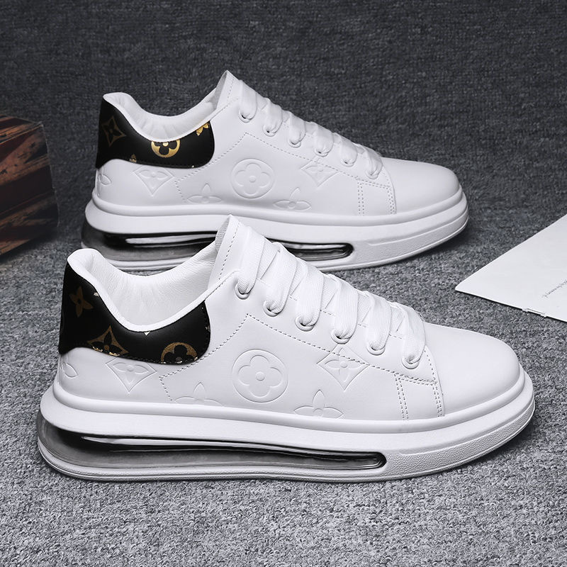 Zapatos blancos de pareja pequeña estampados 2025 nueva versión coreana de los zapatos casuales de los hombres bajos aumentan las zapatillas de deporte de todo fósforo hombres