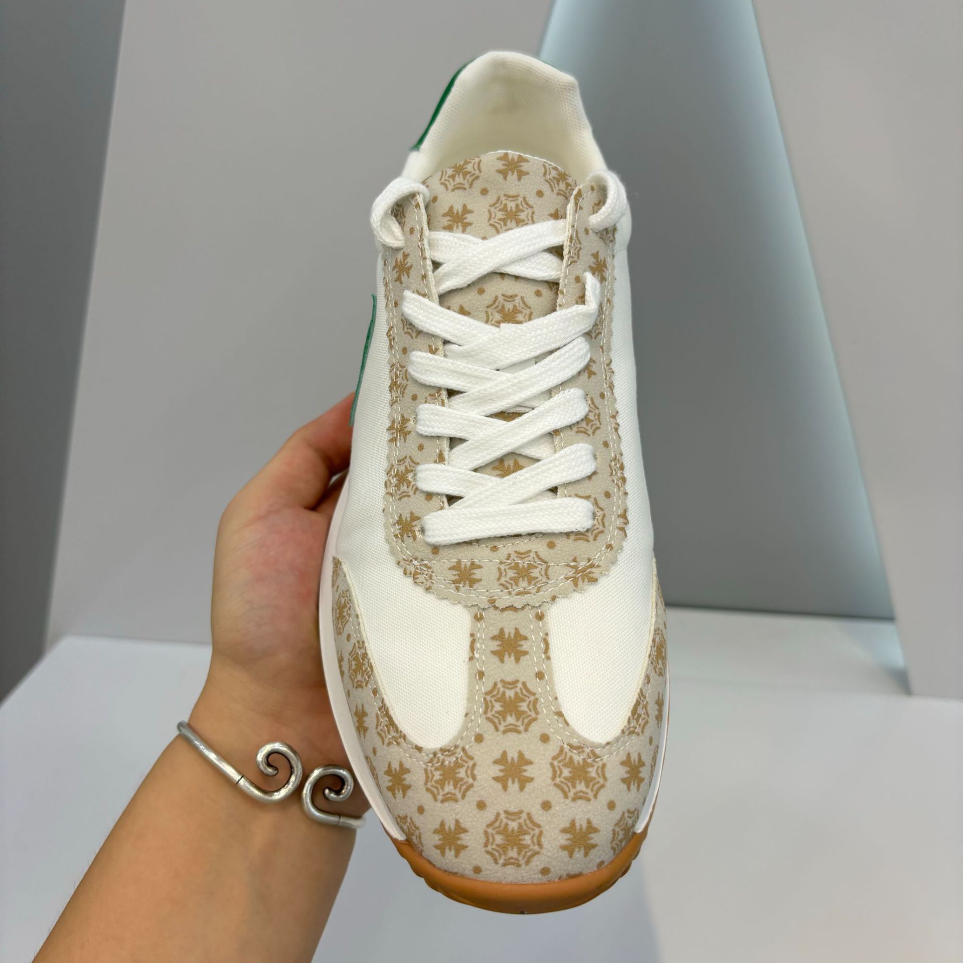 Sneakers uomo bianche scarpe casual comode da passeggio_voghion.com