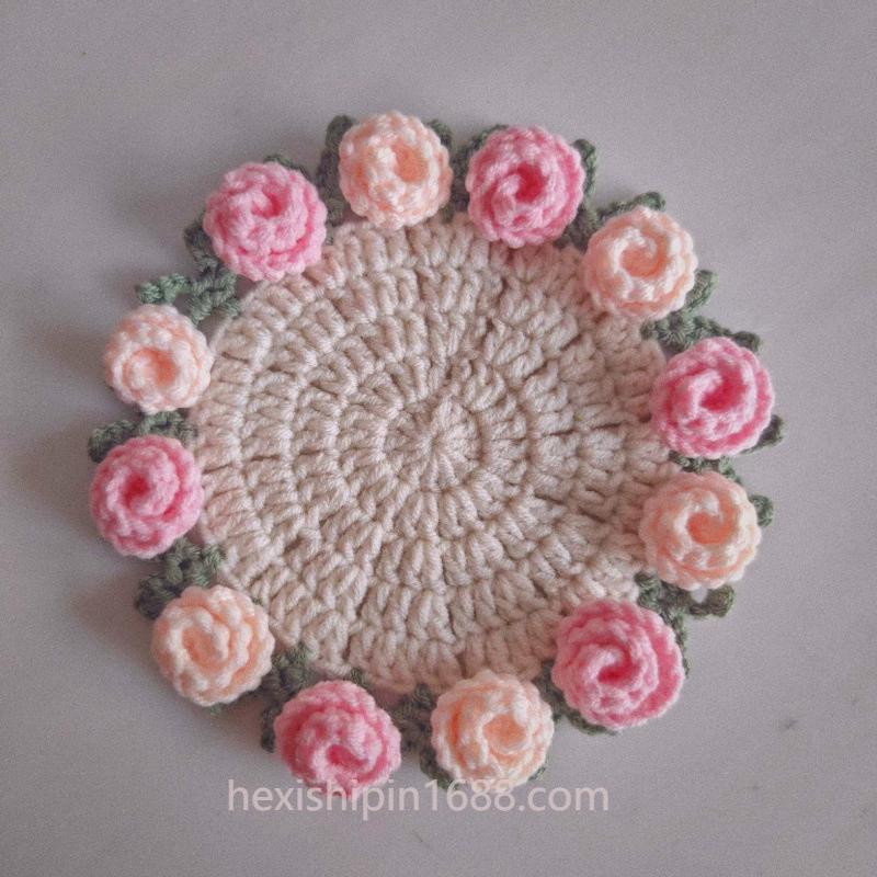 Finished handmade rose bouquet coaster yarn crochet cup into hand-held bouquet creative gift knitted flower coaster