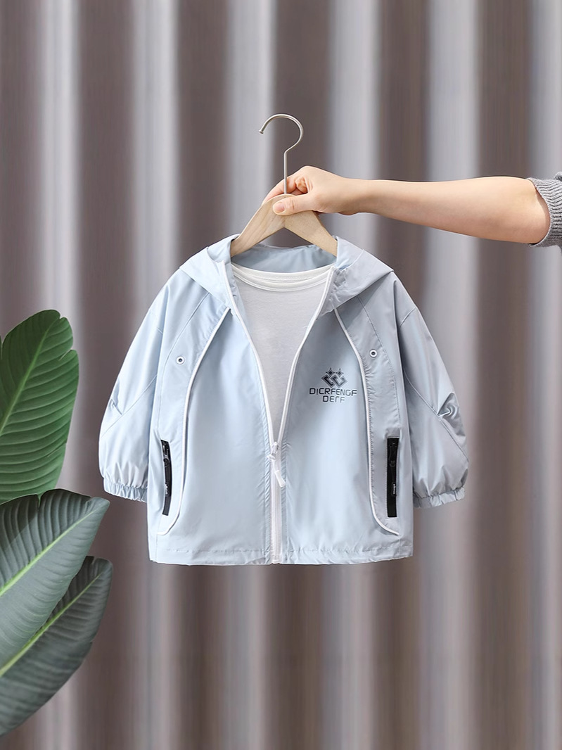 7623 Chaqueta cortavientos con capucha para niños Primavera y otoño 2025 Nuevo estilo para niños Chaqueta de moda de primavera