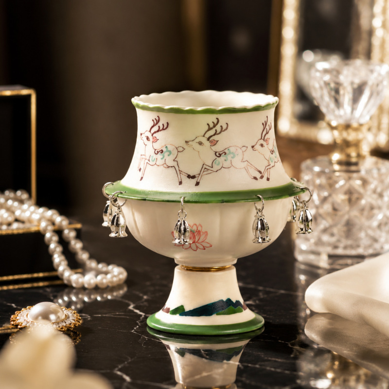 New product: Rotating fortune-bringing bird cup, underglaze color hand-painted ceramic cup, handmade rotating ornament tea set New product: Rotating fortune-bringing bird cup, underglaze color hand-painted ceramic cup, handmade rotating ornament tea set