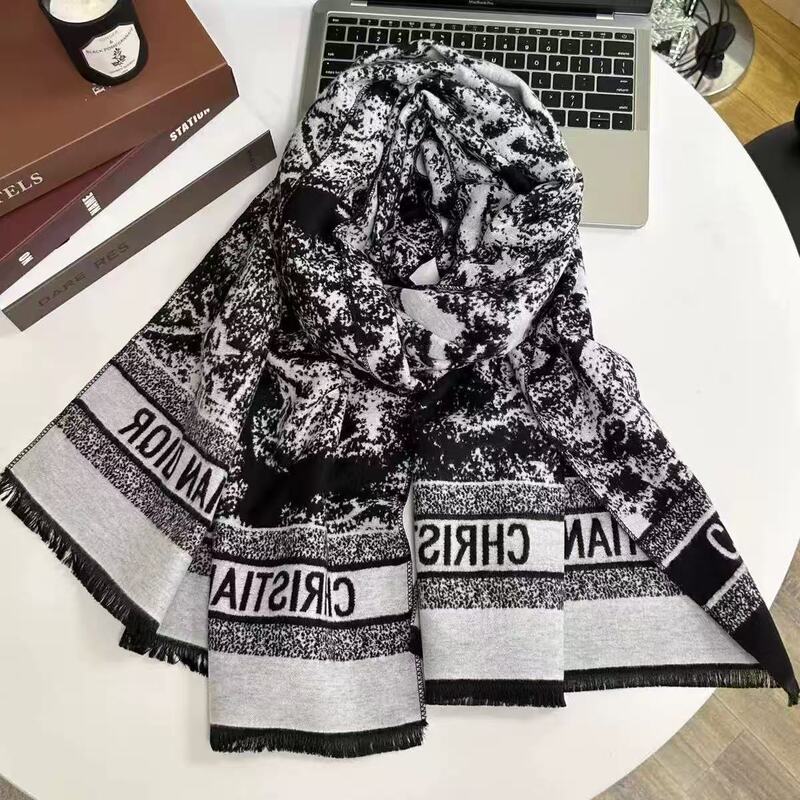 厚款跨境秋冬新款外贸水墨画流苏围巾女潮流百搭动物围巾披肩外搭|undefined