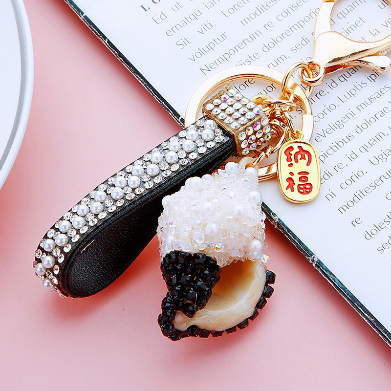 A768 Lucky Pagoda Snail Pearl Style White