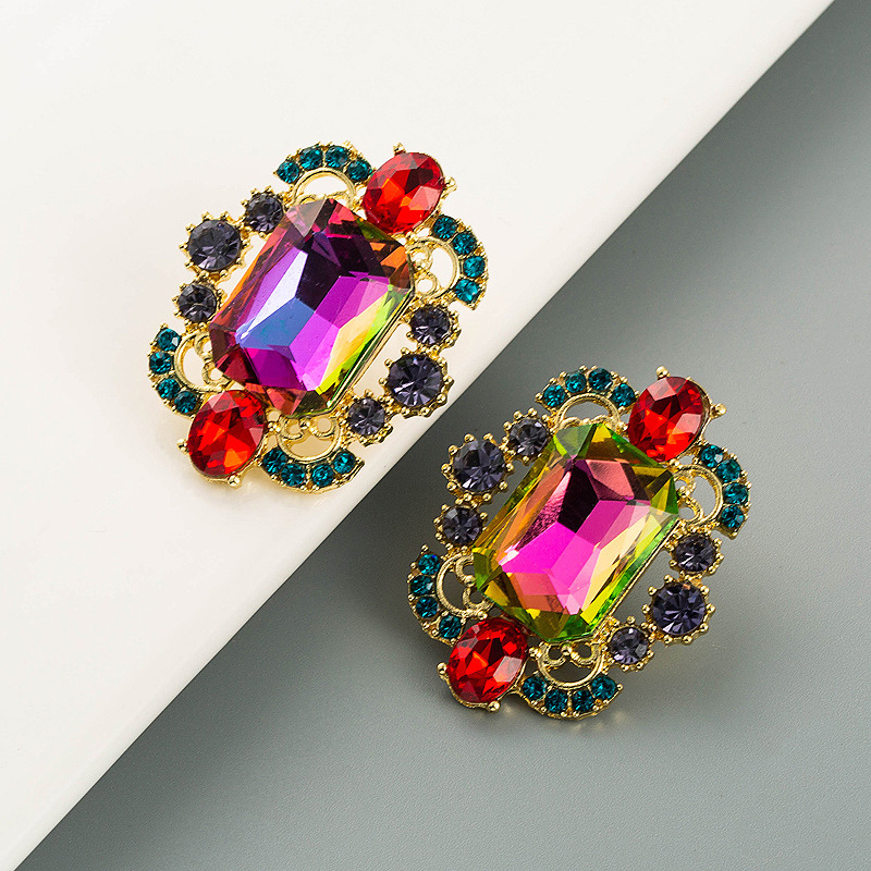 Wholesale Hollow Alloy Inlaid Glass Rhinestone Earrings display picture 7