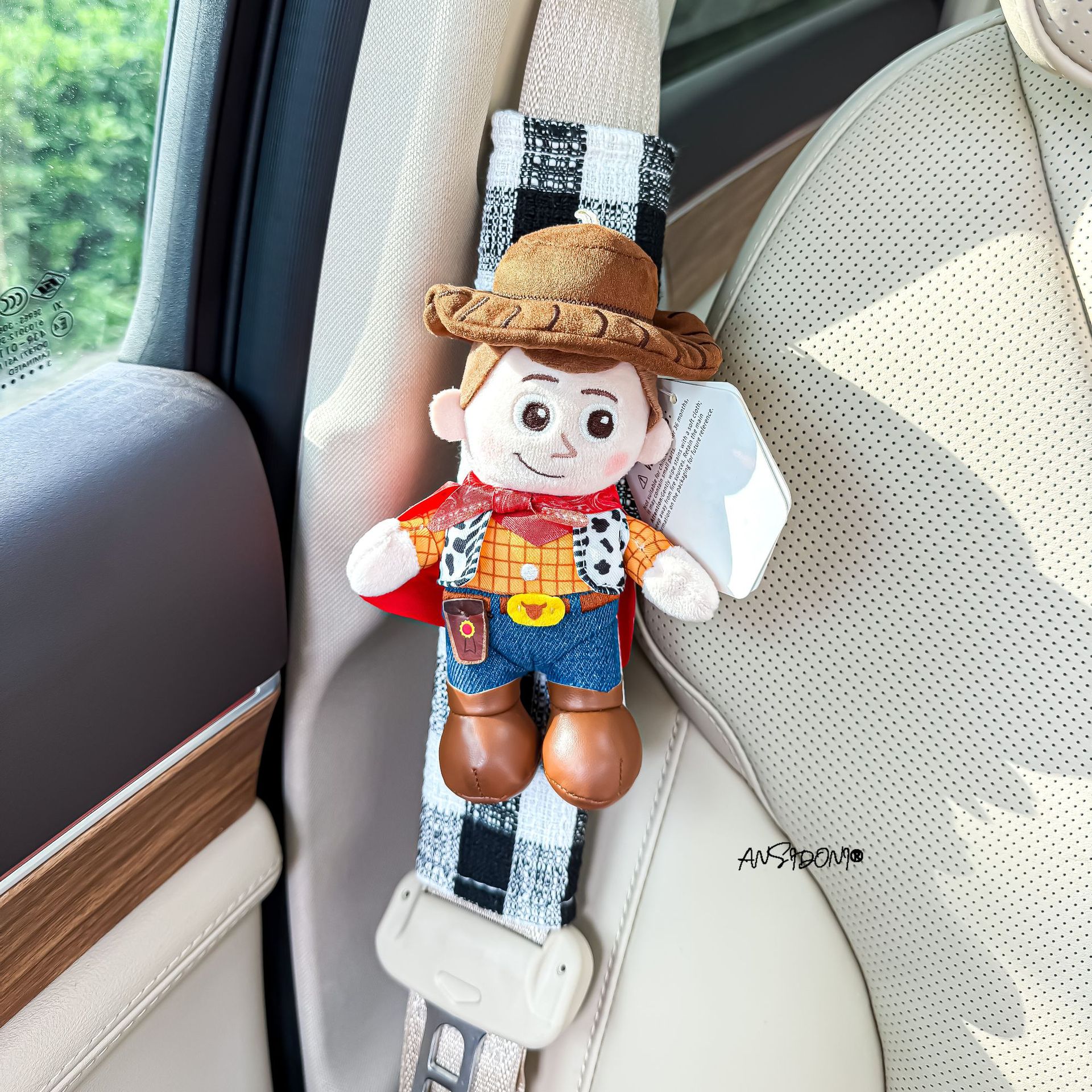 Authentic Buzz Lightyear Woody car seatbelt shoulder pad plush toy car interior decoration new car gift
