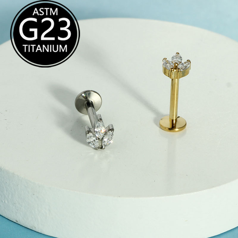 16G labret stud size and finish detail