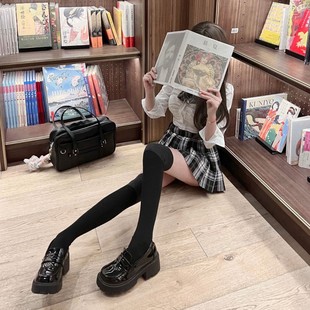 ԭ��jk�Ʒ������L�m��ϵУ���@��С���m�LͲ�^ϥŮ�����ļ�