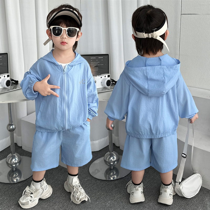 7347 Traje atractivo para niños Pantalones cortos casuales de verano para niños Ropa de protección solar de manga larga Traje exterior delgado para bebés