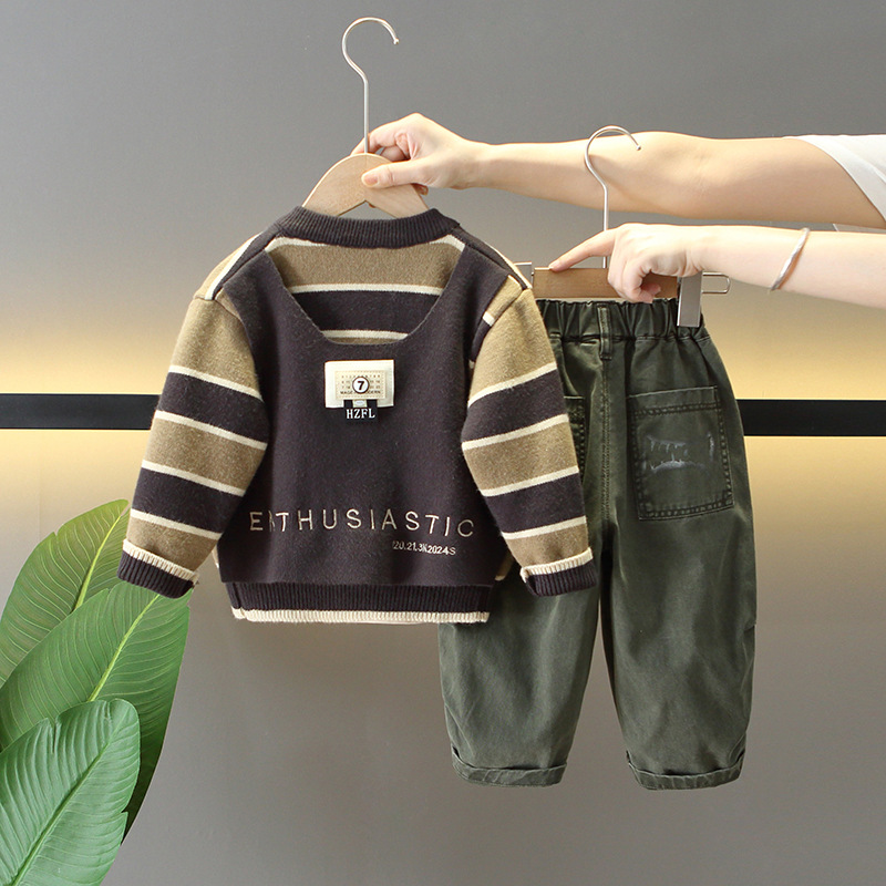 6153 Traje de otoño para niños 2025 Nuevo bebé Primavera y otoño Chaqueta de suéter de estilo occidental de estilo coreano de tres piezas para niños