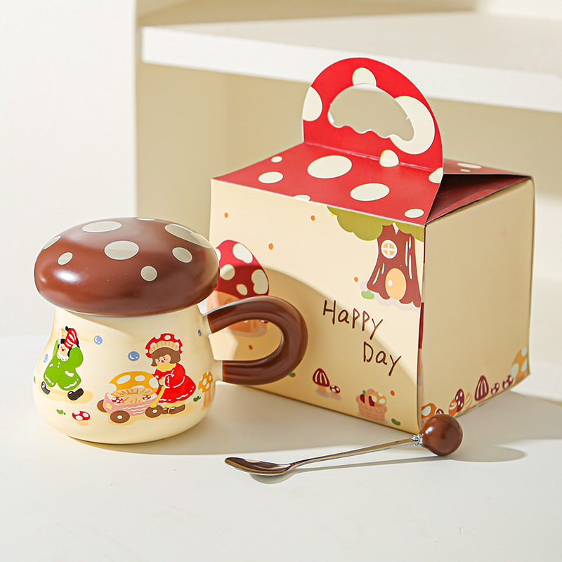 Hongo chica taza de alto valor facial acompañante regalo encantador taza de cerámica de dibujos animados con tapa de gran capacidad taza de agua potable